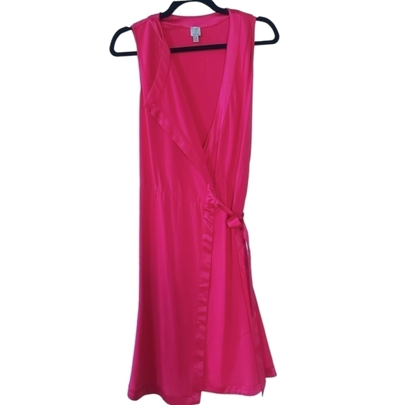 NWOT Tristan Hot Pink Wrap Dress W/ Satin Belt XS - Picture 2 of 6